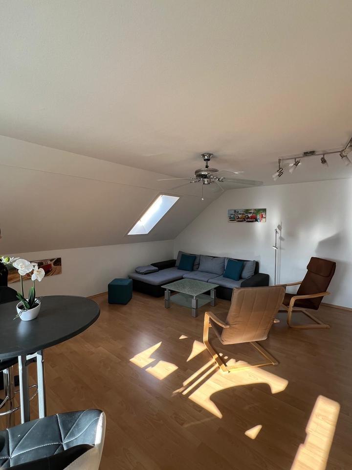 Thumbnail-2 12 Zimmer helle u. ruhige Dachwohnung voll möbliert, Warm incl