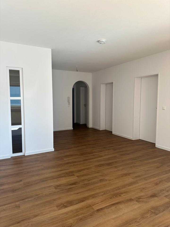 Thumbnail-Moderne, komplett sanierte 4 Zimmer Wohnung in 73457 Essingen