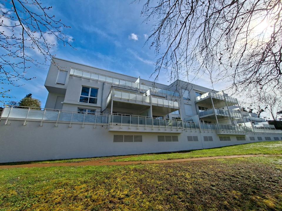 Thumbnail-Rheinblick über den Dächern von Honnef. Elegante 2-Zimmer Wohnung