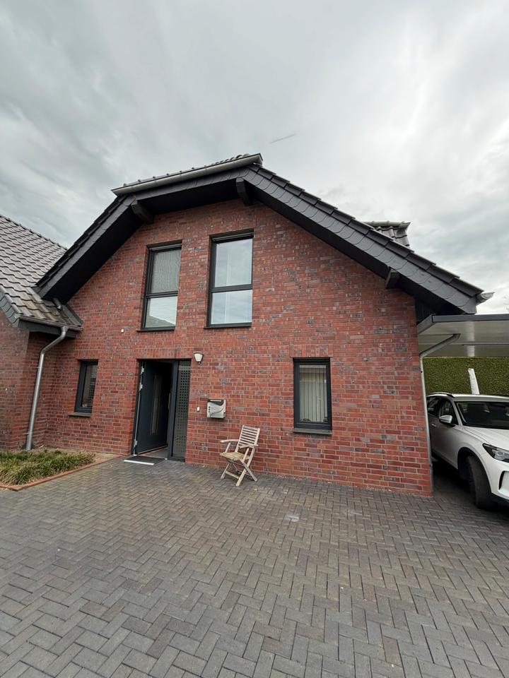Thumbnail-Moderne Doppelhaushälfte am Ende einer Spielstraße