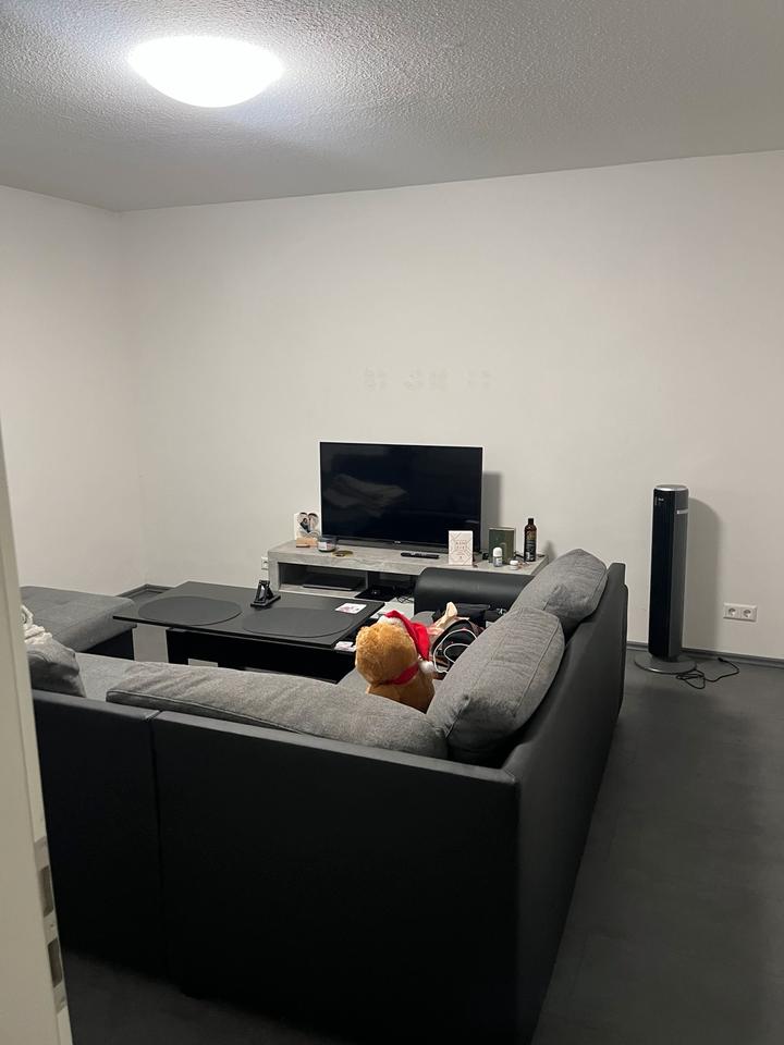 Thumbnail-Renovierte 2 Zimmer Wohnung in Duisburg untermeiderich