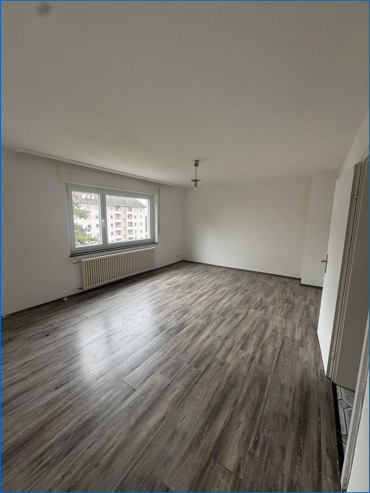 Thumbnail-Gemütliche 3 Zi. Wohnung in Top-Lage von Singen mit Balkon und Einbauküche