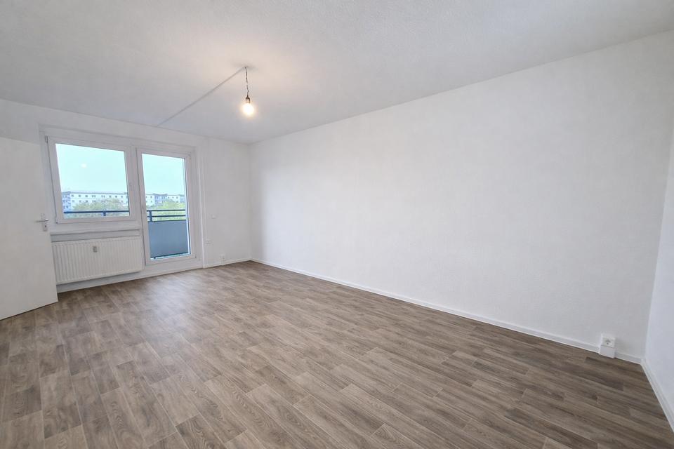 Thumbnail-Renovierte 2-Zimmer-Wohnung | 2. Etage | Balkon | Dusche| Aufzug bezugsfertig ab 15.06.2026