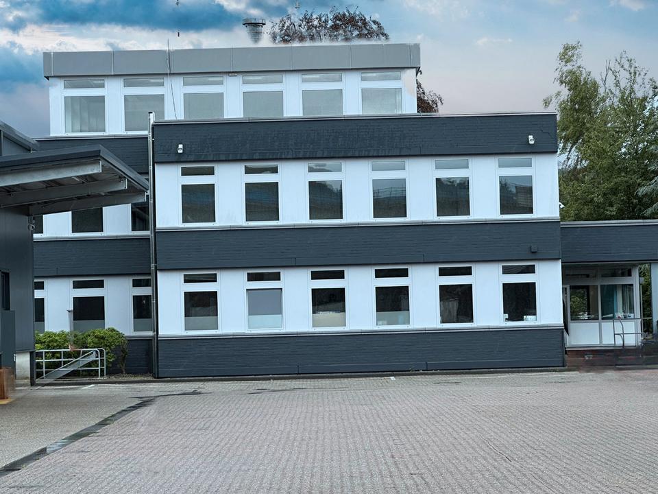 Thumbnail-1. Etage im Obergeschoss eines Gewerbeobjektes in zentraler Lage von Bad Neuenahr zu vermieten