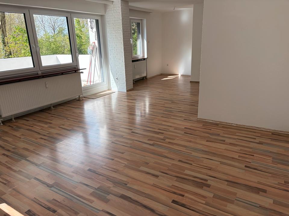 Thumbnail-Großzügige, renovierte 3-Zimmer-Wohnung - Obervieland