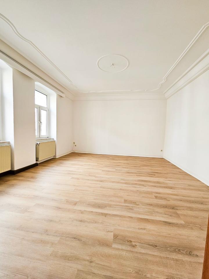 Thumbnail-Großzügige 3-Raum-Wohnung im Zentrum von Aue