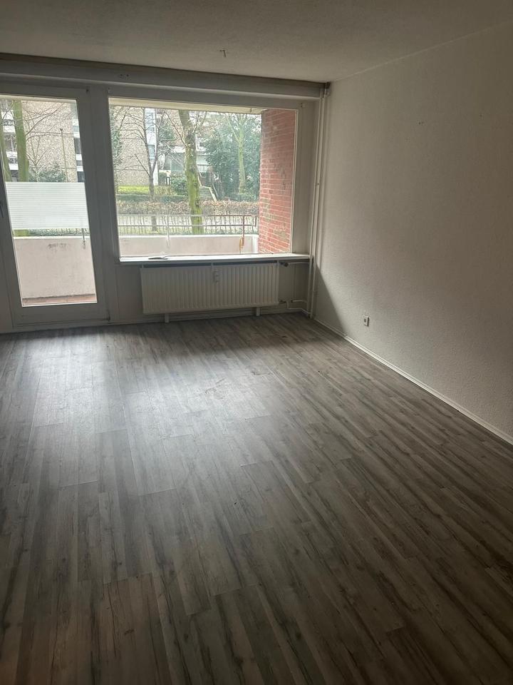 Thumbnail-Moderne 1-Zimmer-Wohnung mit Balkon in Gelsenkirchen