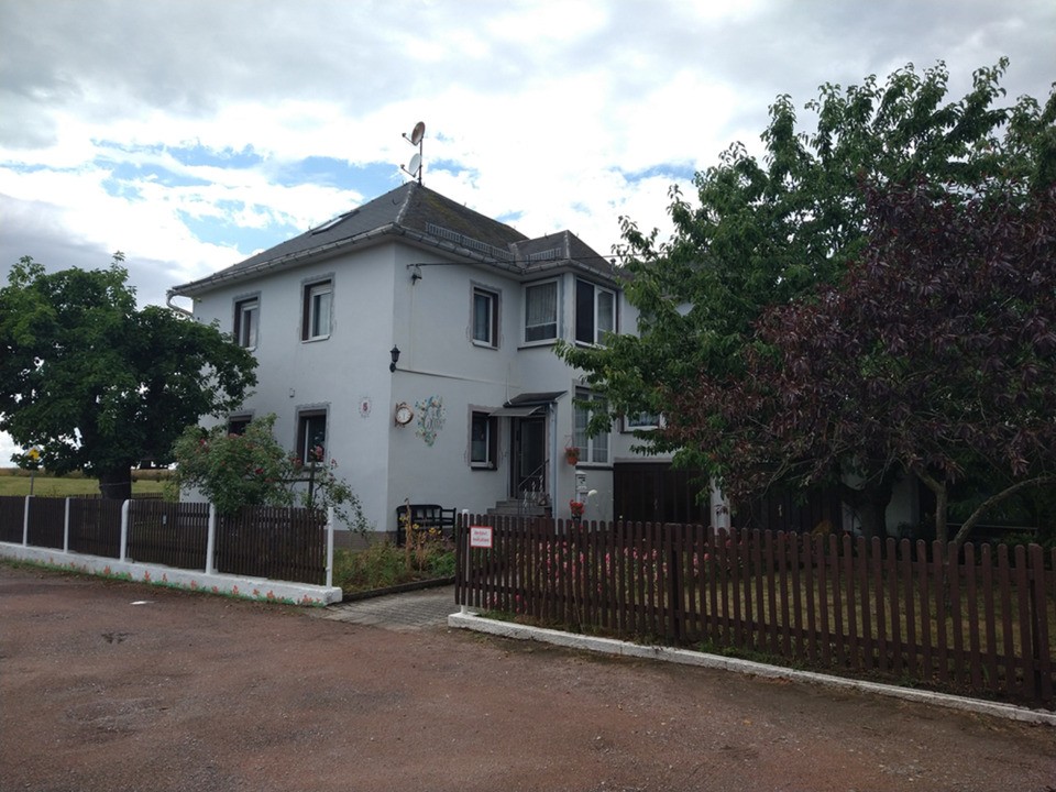 Thumbnail-Ein- bis Zweifamilienhaus mit schönem Fernblick - Preissenkung!