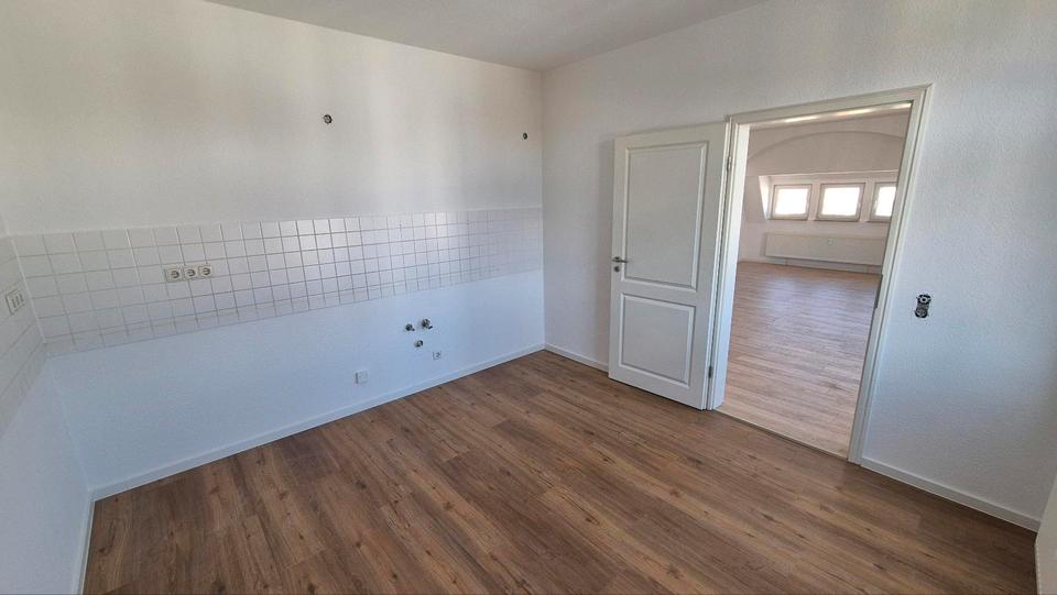 Thumbnail-3 Raum Wohnung in Dessau-Nord mit rd. 100 qm und neuem Bad