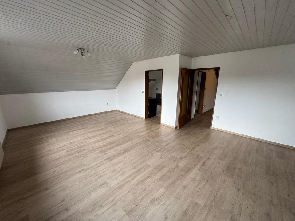 Thumbnail-Charmante Dachgeschosswohnung mit großzügigem Wohnbereich