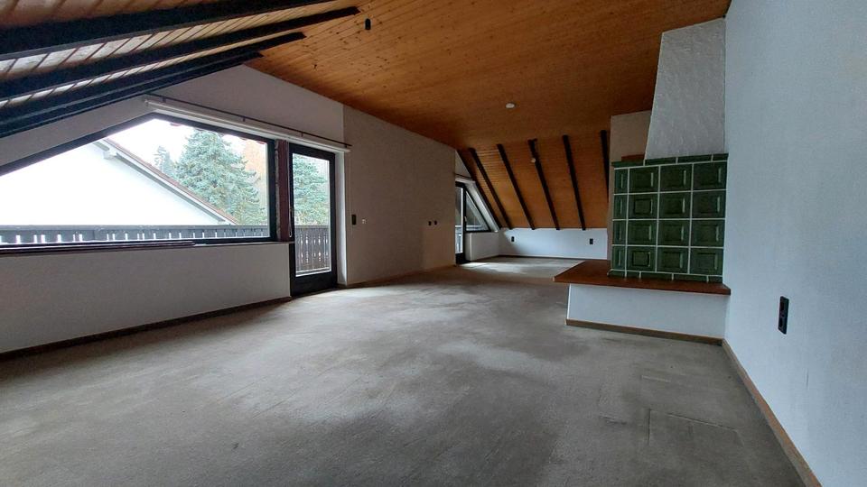 Thumbnail-Großzügige 2 Zimmer Single-DG Wohnung