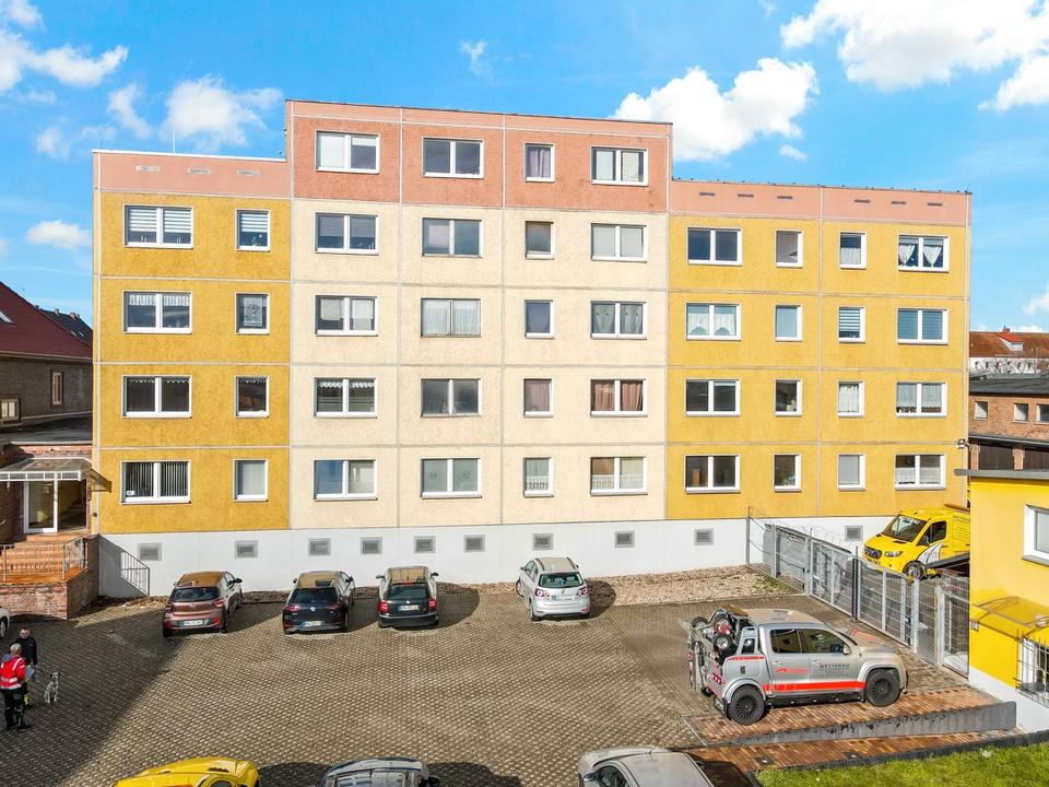 Thumbnail-Geräumige 2-Raumwohnung mit Einbauküche in der Delitzscher Straße!