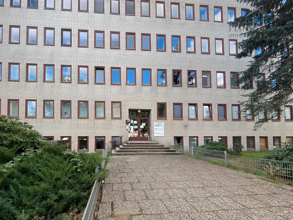 Thumbnail-+++ Verkehrsgünstig gelegen in Stellingen +++ helle Büroetage- auch teilbar!