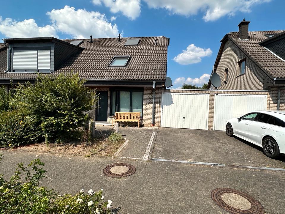 Thumbnail-PROVISIONSFREIE Doppelhaushälfte in Pulheim, gute Infrastruktur