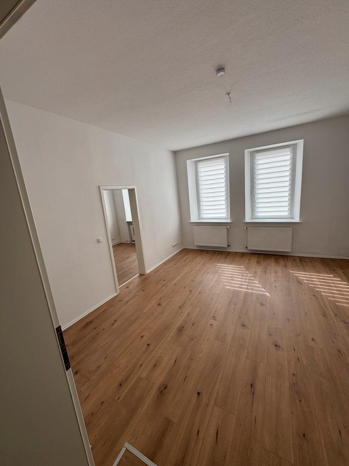 Thumbnail-Moderne 3-Zimmer-Wohnung in 95028 Hof Kernsanierung mit EBK