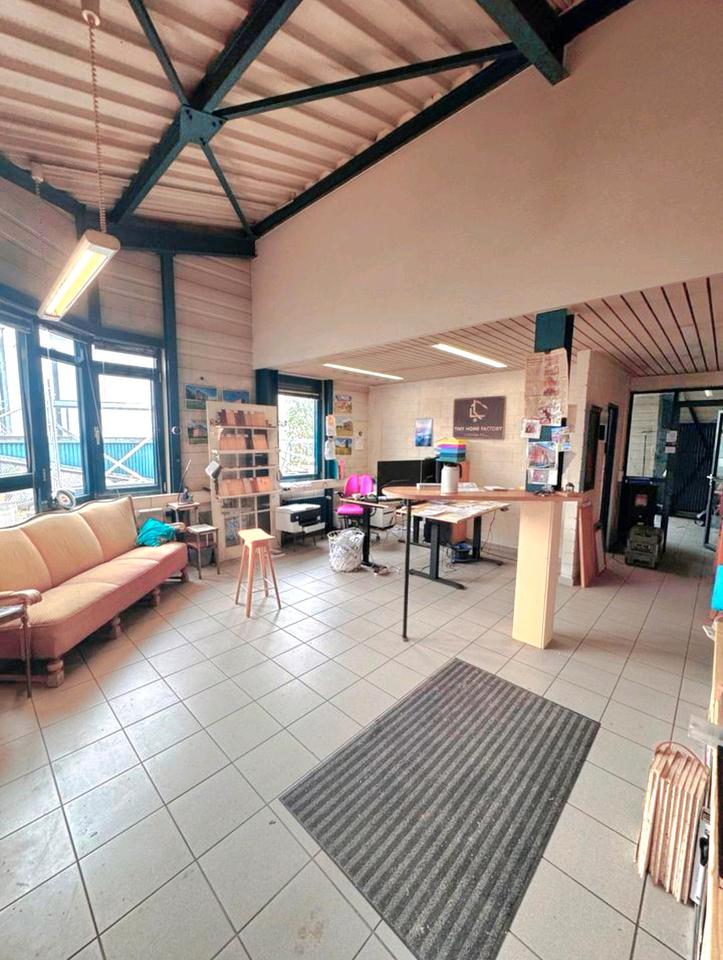Thumbnail-Geräumiges Büro Workspace in Kirchzarten zu vermieten zb Startup