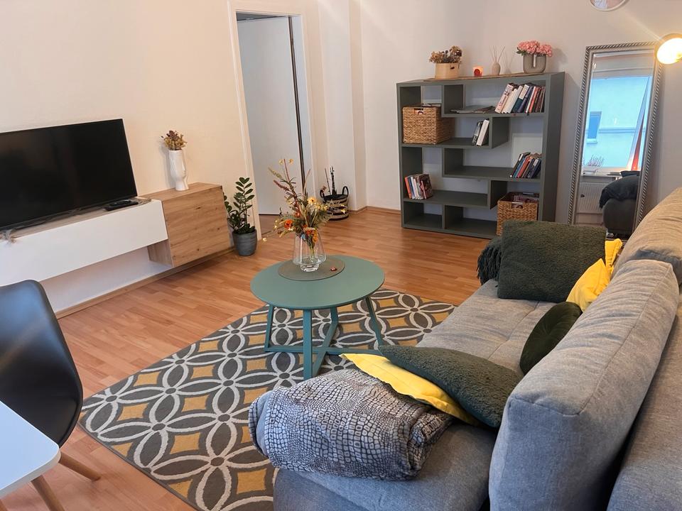 Thumbnail-Zwei Zimmerwohnung mit Balkon&Stellplatz in H-Mitte zu vermieten