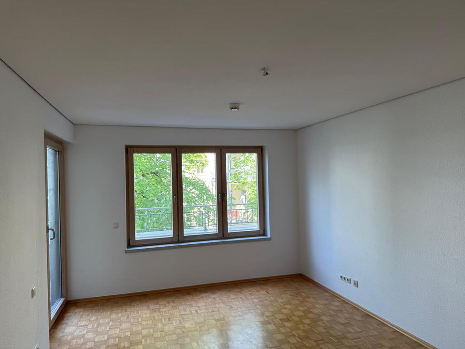 Thumbnail-Großzügige 3-Zimmer-Wohnung mit Innenhofblick