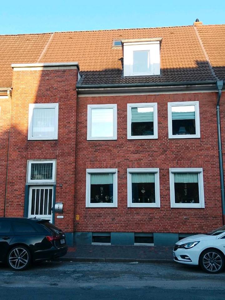 Thumbnail-Reihenmittelhaus mit drei Wohneinheiten von Privat zu verkaufen