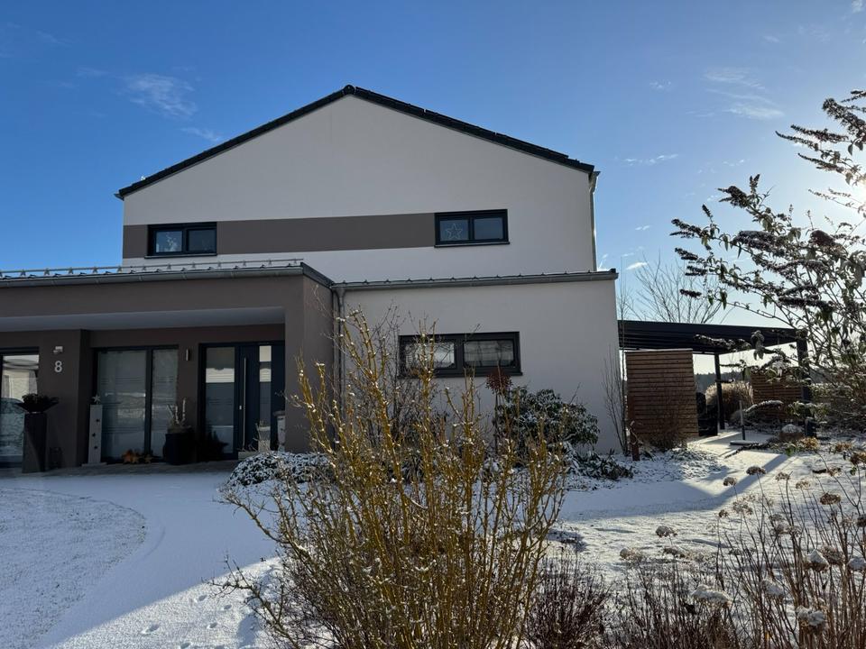 Thumbnail-Modernes, hochwertiges EFH mit PV-Anlage u. Einliegerwohnung