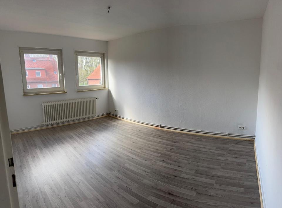 Thumbnail-2-Zimmer-Dachgeschosswohnung in Wilhelmshaven zu vermieten