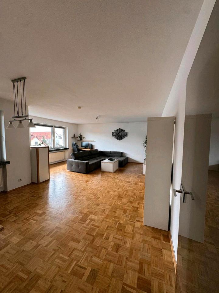 Thumbnail-Helle 2,5-Zimmer Wohnung mit EBK, Garage & Großer Loggia