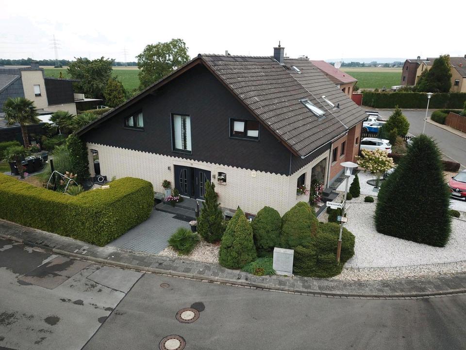 Thumbnail-modernisierte gepflegte Doppelhaushälfte in Düren Mariaweiler