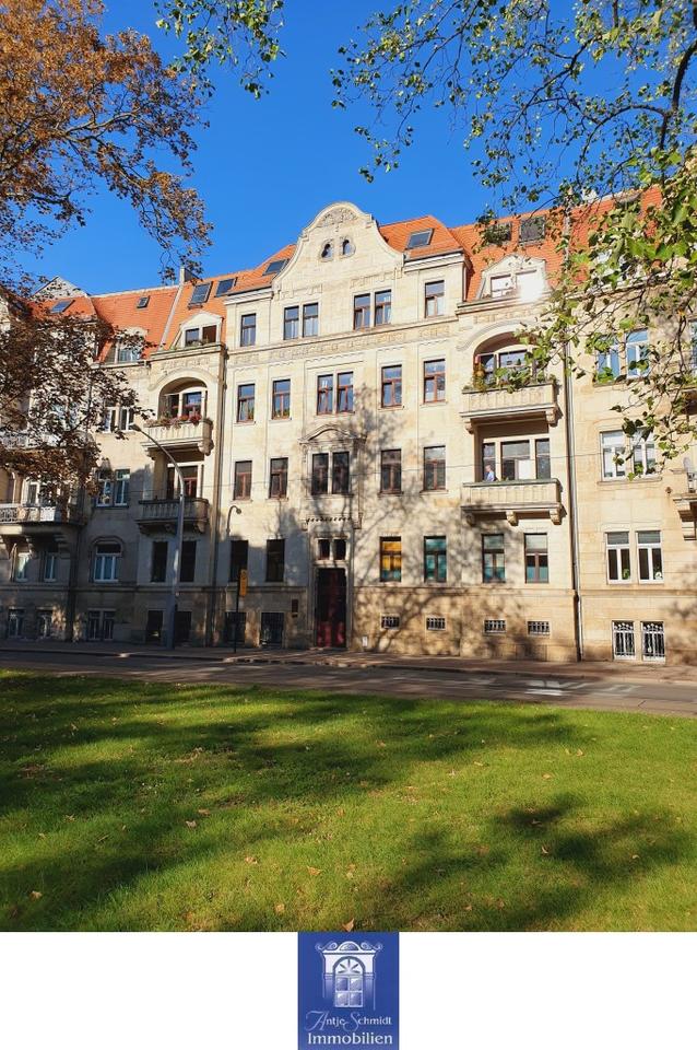 Thumbnail-Individuelle Dachgeschosswohnung mit großem Balkon und herrlichem Blick!