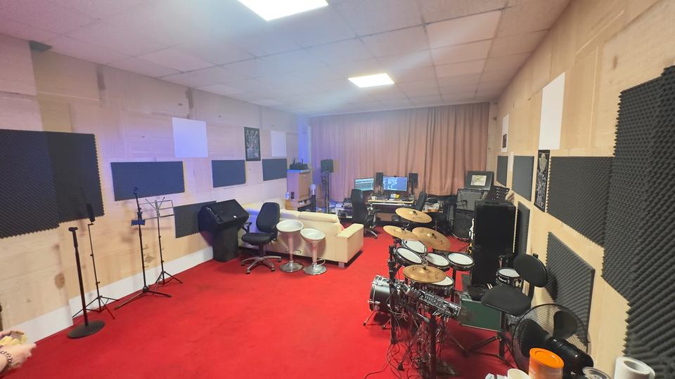 Thumbnail-Proberaum Ohne Platz für Schlagzeug (Stuttgart) zur Mitbenutzung