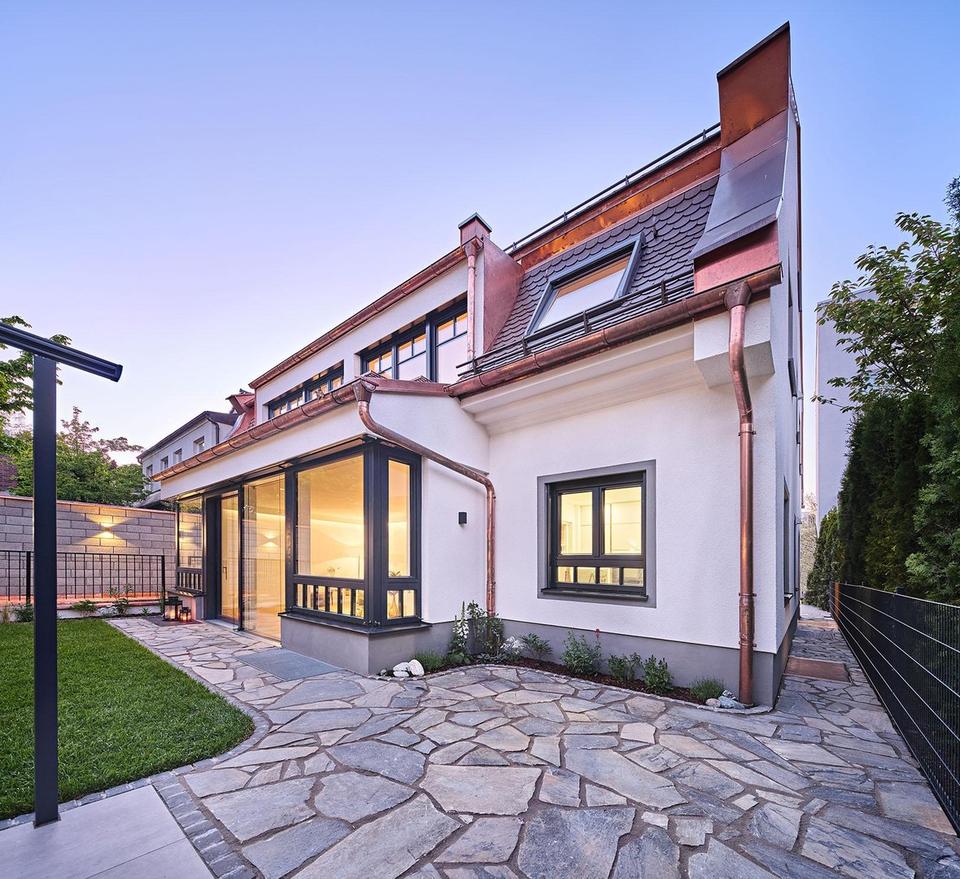 Thumbnail-U6 Holzapfelkreuth: Top-Moderne Wohnung mit Altbaucharme und Atriumgarten