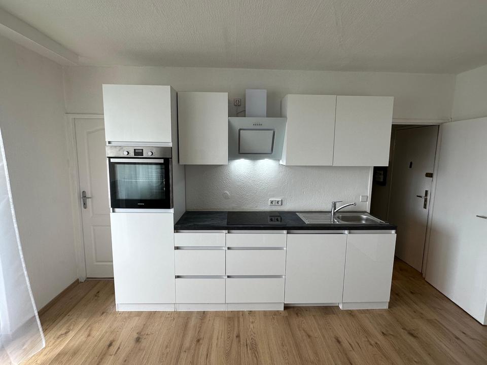 Thumbnail-Zu vermieten 1,5 Zimmer in der Residenzstr 128 warm