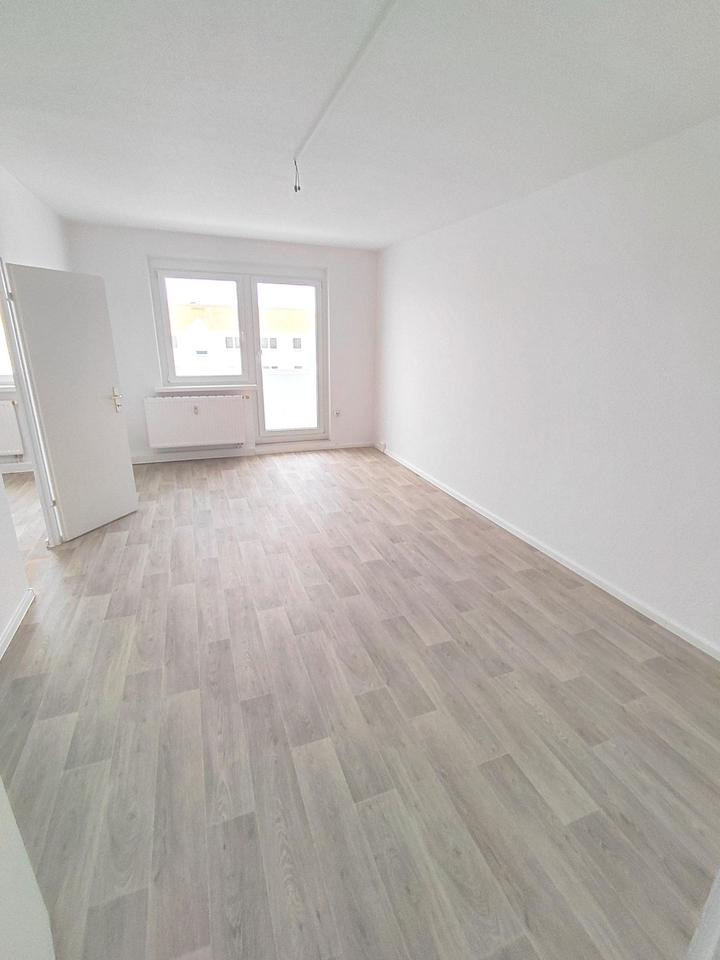 Thumbnail-Helle 3-Zimmer-Wohnung mit Balkon in Borna