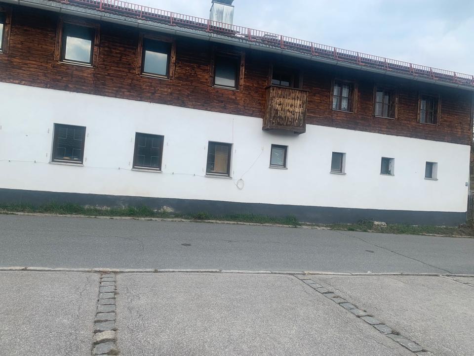 Thumbnail-Haus mit 3 Appartement und PV-Anlage - Solar-Anlagen-Antrag gest