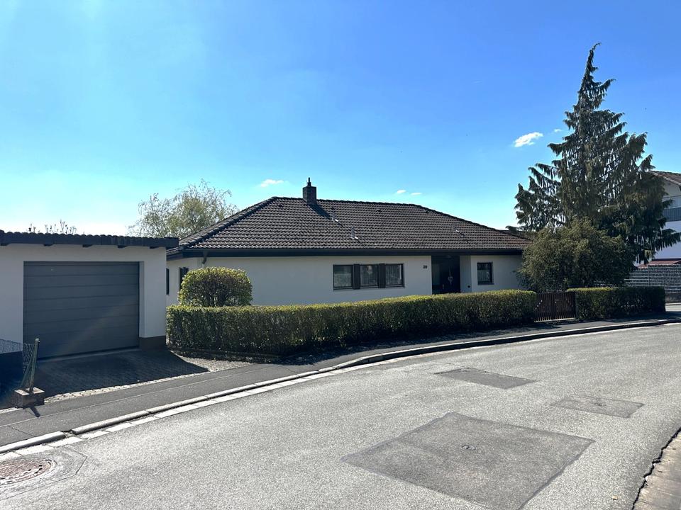 Thumbnail-Wohnen auf einer Ebene – gepflegter Winkelbungalow in Marktzeuln