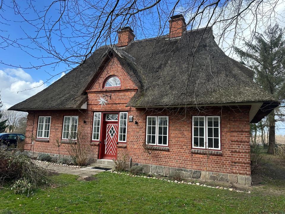 Thumbnail-Großzügiges reetgedecktes Haus