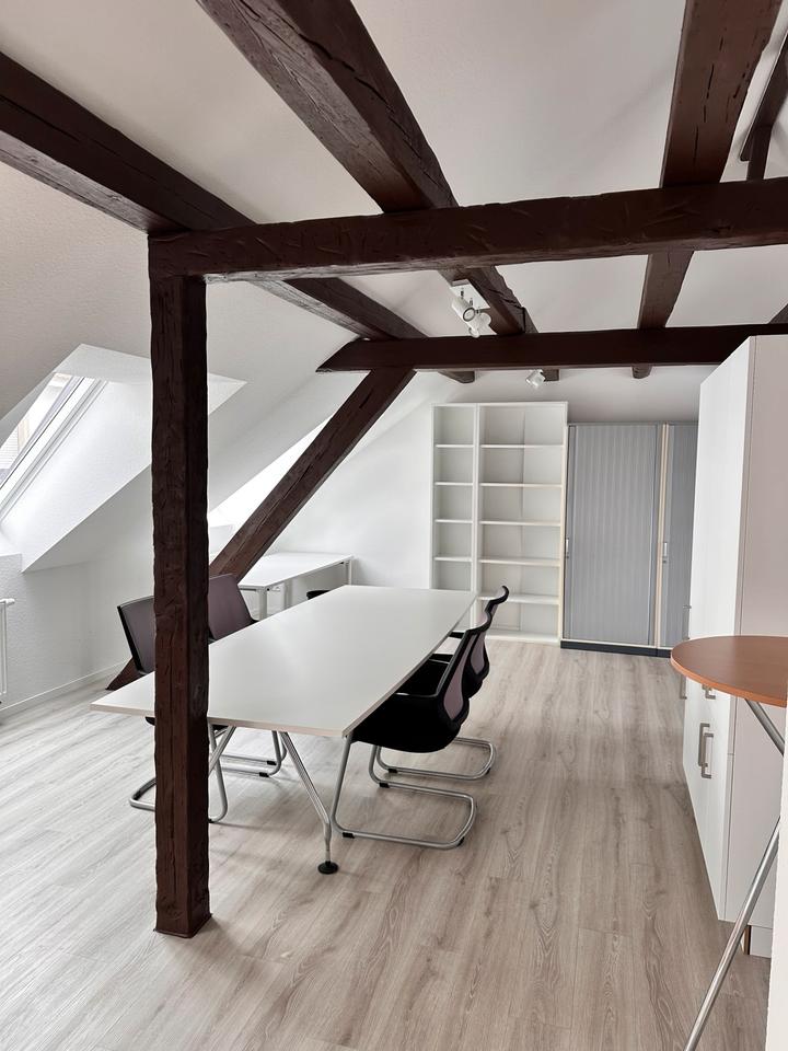 Thumbnail-1 Zimmerwohnung Büro im Dachgeschoss mitten in der Innenstadt