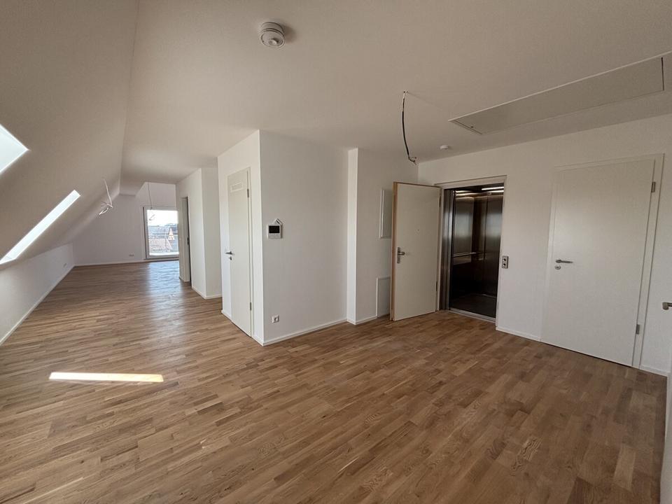 Thumbnail-Helle 3-Zimmer-Dachgeschosswohnung im Neubau in Ulm-Lehr – inklusive moderner Einbauküche