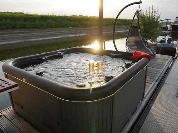 Thumbnail-Hausboot, Ferienwohnung, Hotel, Übernachtung, Whirlpool, Sauna