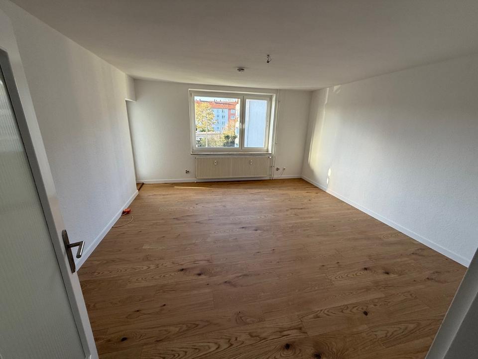 Thumbnail-Frisch renovierte 3-Zimmer-Wohnung mit Balkon in der Echtestraße