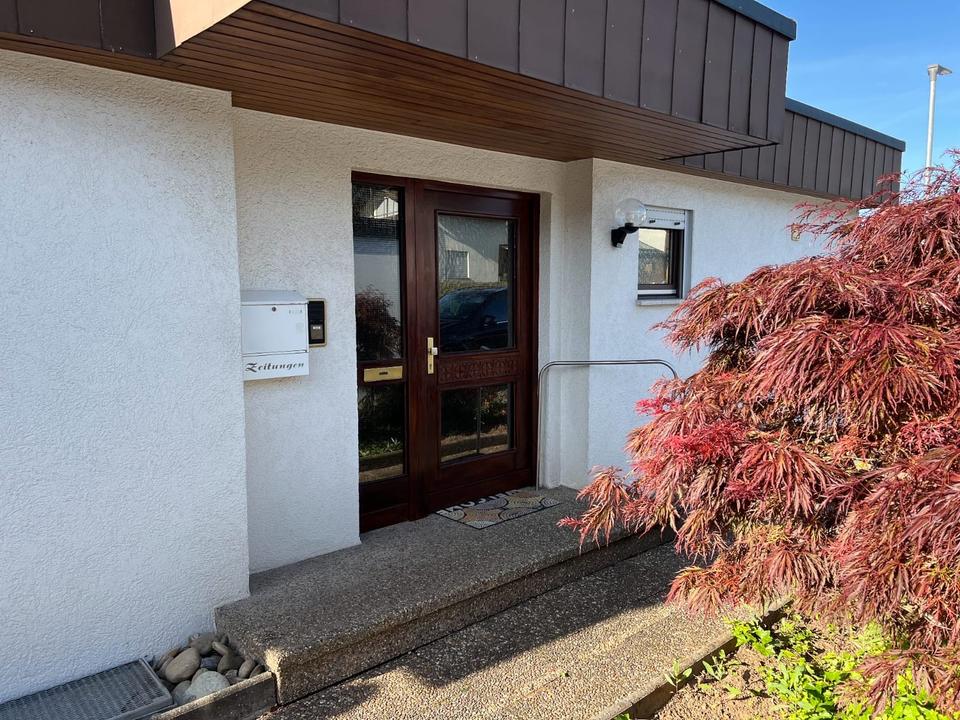 Thumbnail-Bungalow mit Soutterrain und 2 -Zimmer Einliegerwohnung