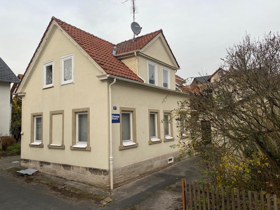 Thumbnail-Von privat: Zentral gelegenes teilrenoviertes Wohnhaus +Werkstatt