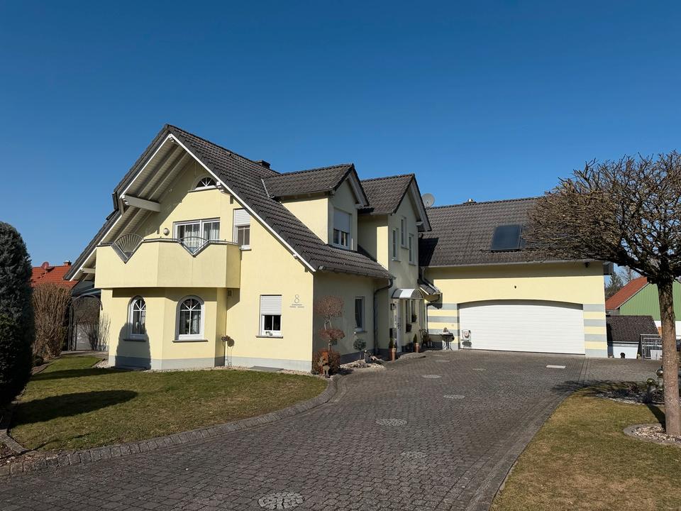 Thumbnail-Top modernisiertes Haus mit 3 Einheiten | Privat Eichenzell
