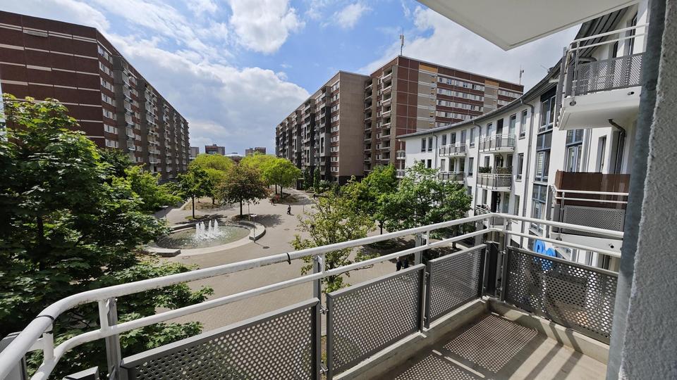 Thumbnail-Renovierte 2 Zimmer Wohnung mit Balkon,EBK und Stellplatz