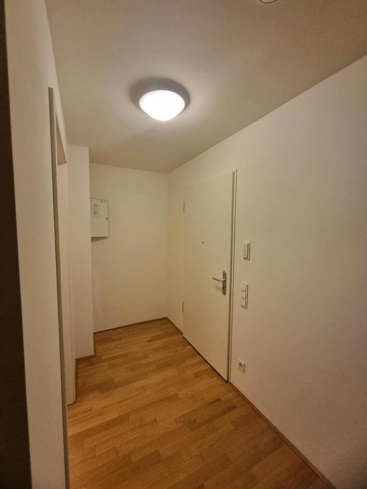 Thumbnail-Moderne 2-Zimmer Wohnung mit Balkon und Aufzug im 4. OG in Stuttg