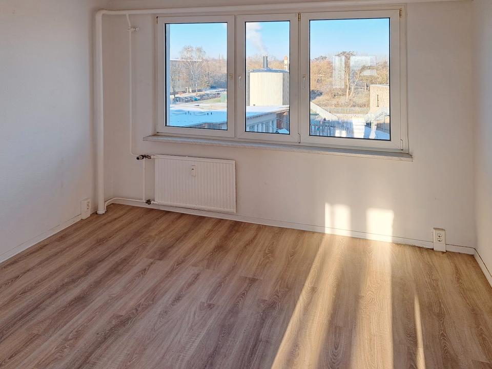 Thumbnail-3-Zimmer-Wohnung mit Balkon in bahnhofs- und naturnaher Lage!