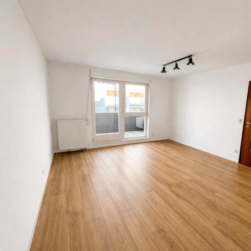 Thumbnail-Helle und sehr schöne 2 Z.- Whg mit Balkon in Leonberg-Eltingen