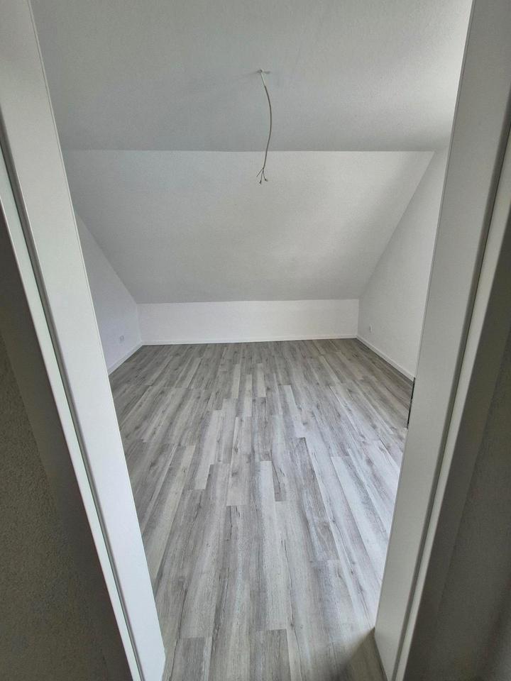 Thumbnail-Schöne Sanierte 2 Zimmer Wohnung in Lohrheim zu Vermieten