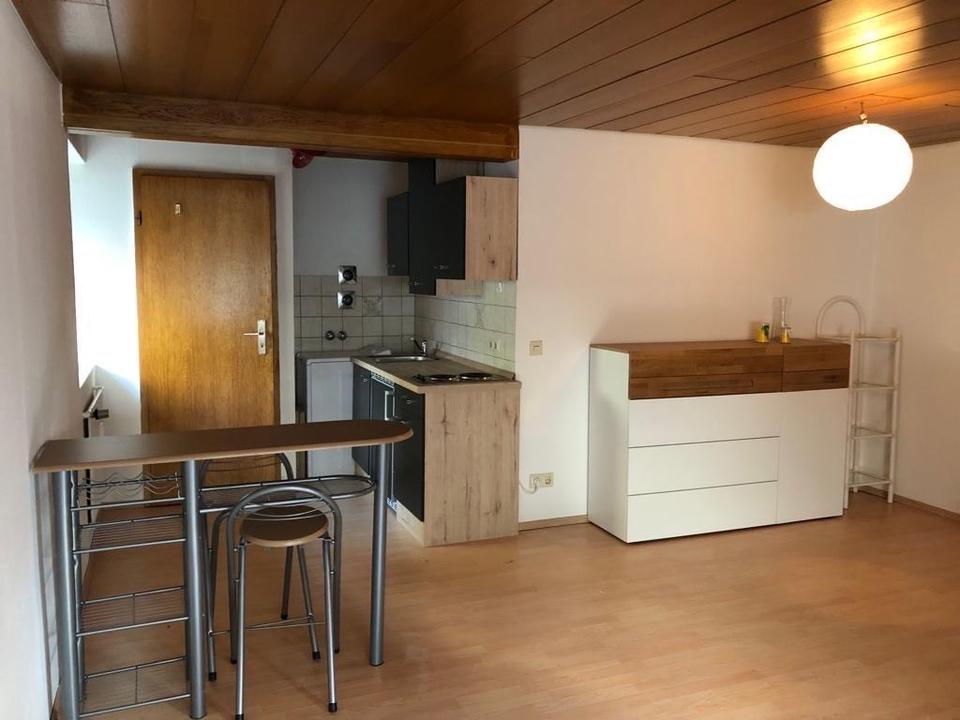 Thumbnail-1 Zimmer Wohnung mit eigener Hauseingangstür Stadtnah 2 min