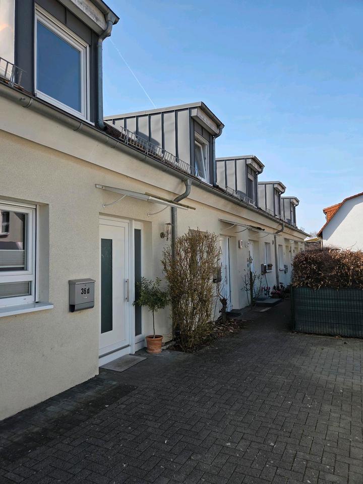 Thumbnail-Schönes Niedrigenergie-Reihenmittelhaus