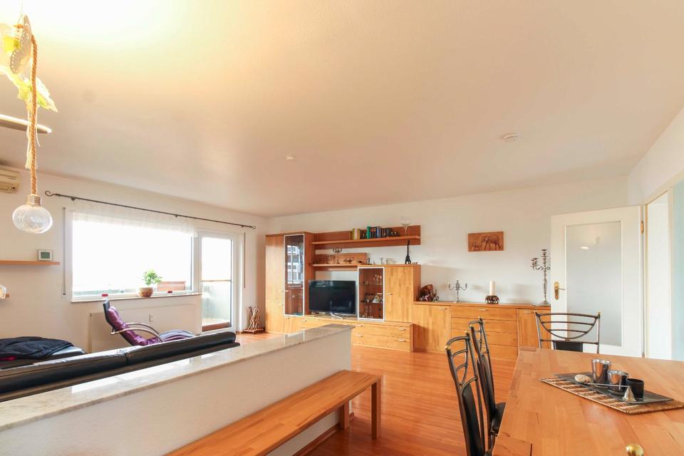 Thumbnail-3 Zimmer Wohnung mit Balkon,Terrasse, Klimaanlage, PKW-Stellplatz